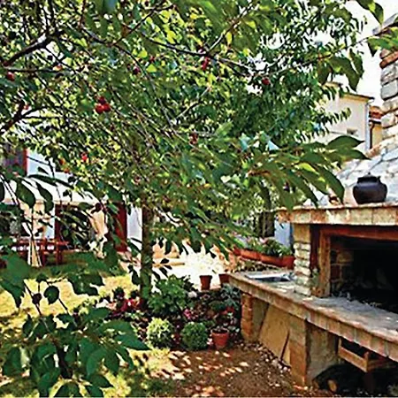 Apartment Pula 30 *