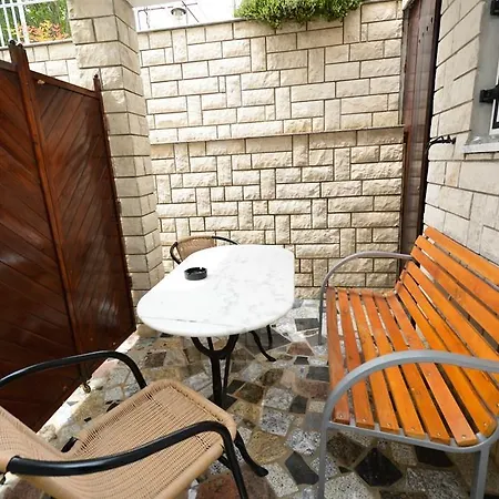 Apartment Pula 30 *